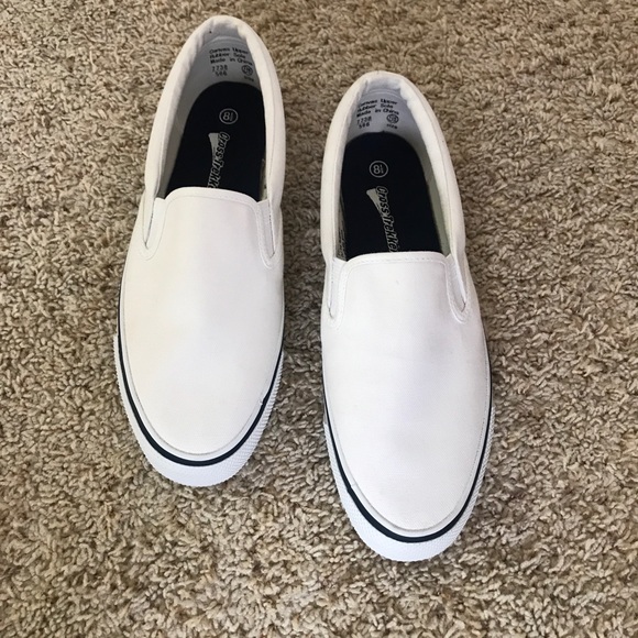 NIB Cross Trekkers White / Navy Boat Tennis Shoes - Picture 1 of 5
